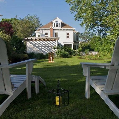 Fordham House Hotel Greenport Exterior photo